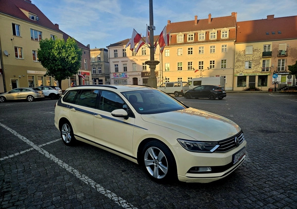 Volkswagen Passat cena 36999 przebieg: 380000, rok produkcji 2015 z Góra małe 497